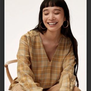 NWT Aritzia Cairo gold Macee blouse